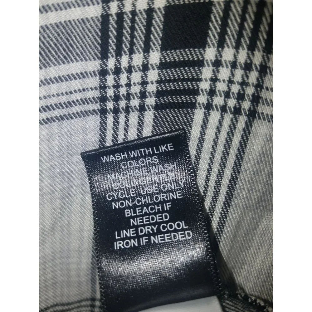 Torrid 0 Women's Black/White Plaid Button Down Shirt Casual Size Large - Picture 5 of 7